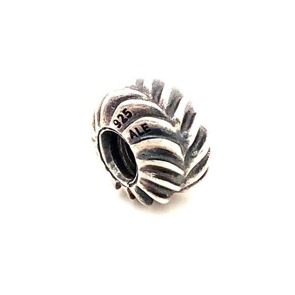 Retired Pandora Ridge Charm - Picture 4 of 4